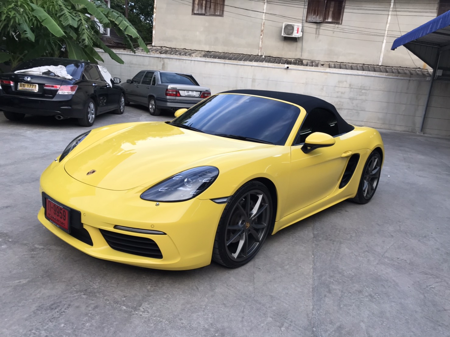 Porsche Boxster 718 ปี 2017