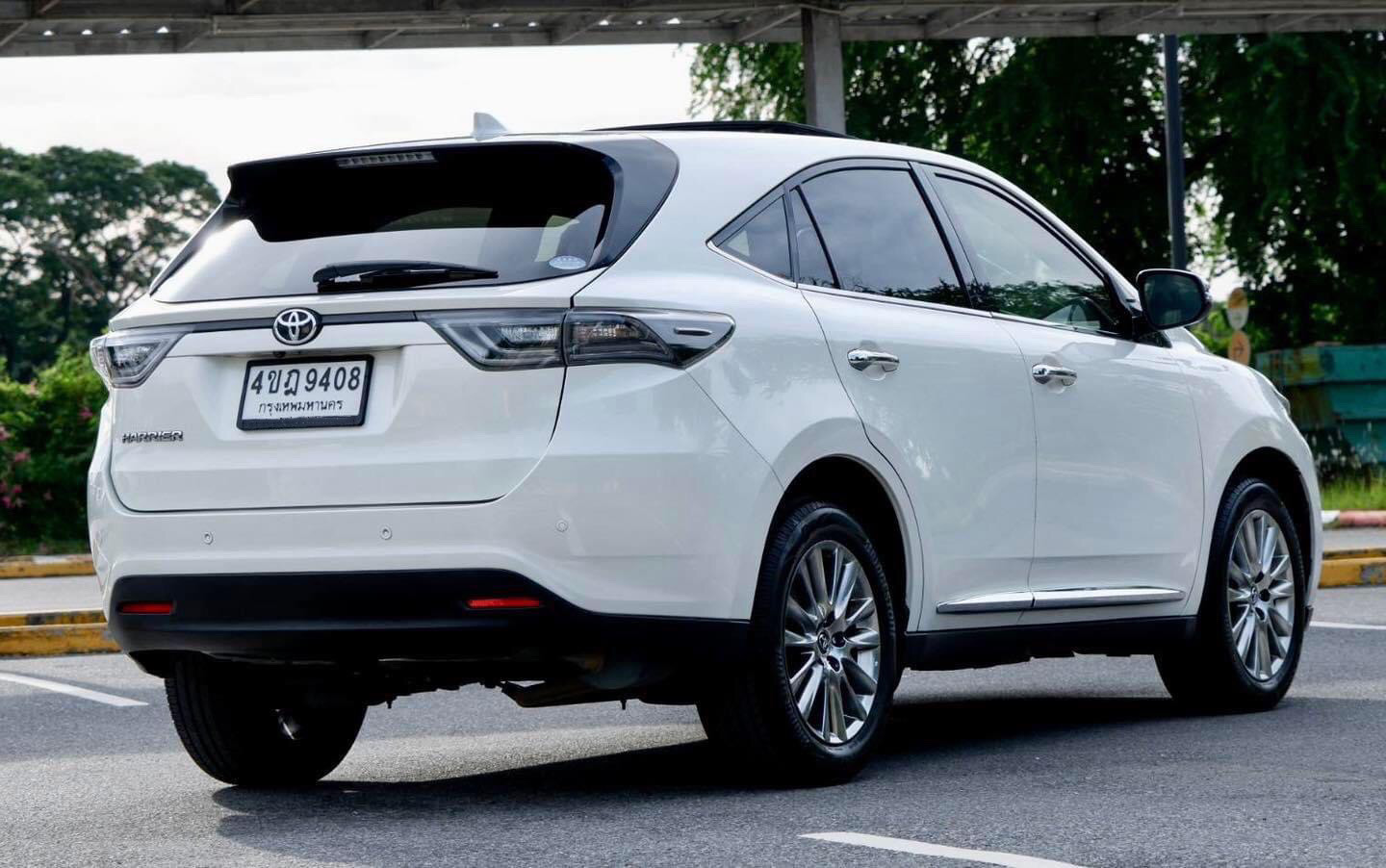 Toyota Harrier 2.0L Premium Pakage ปี 2014