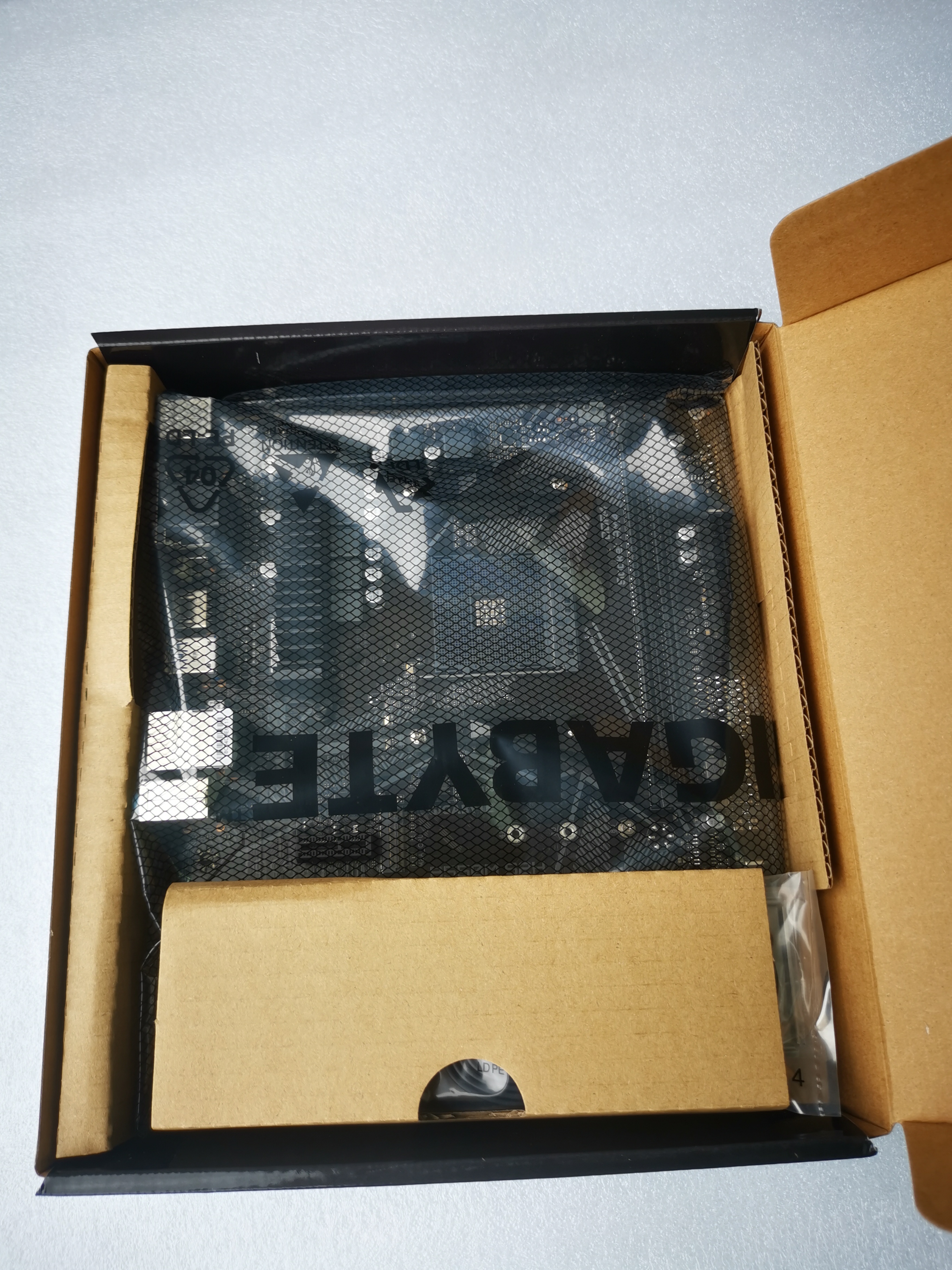GIGABYTE B550M S2H