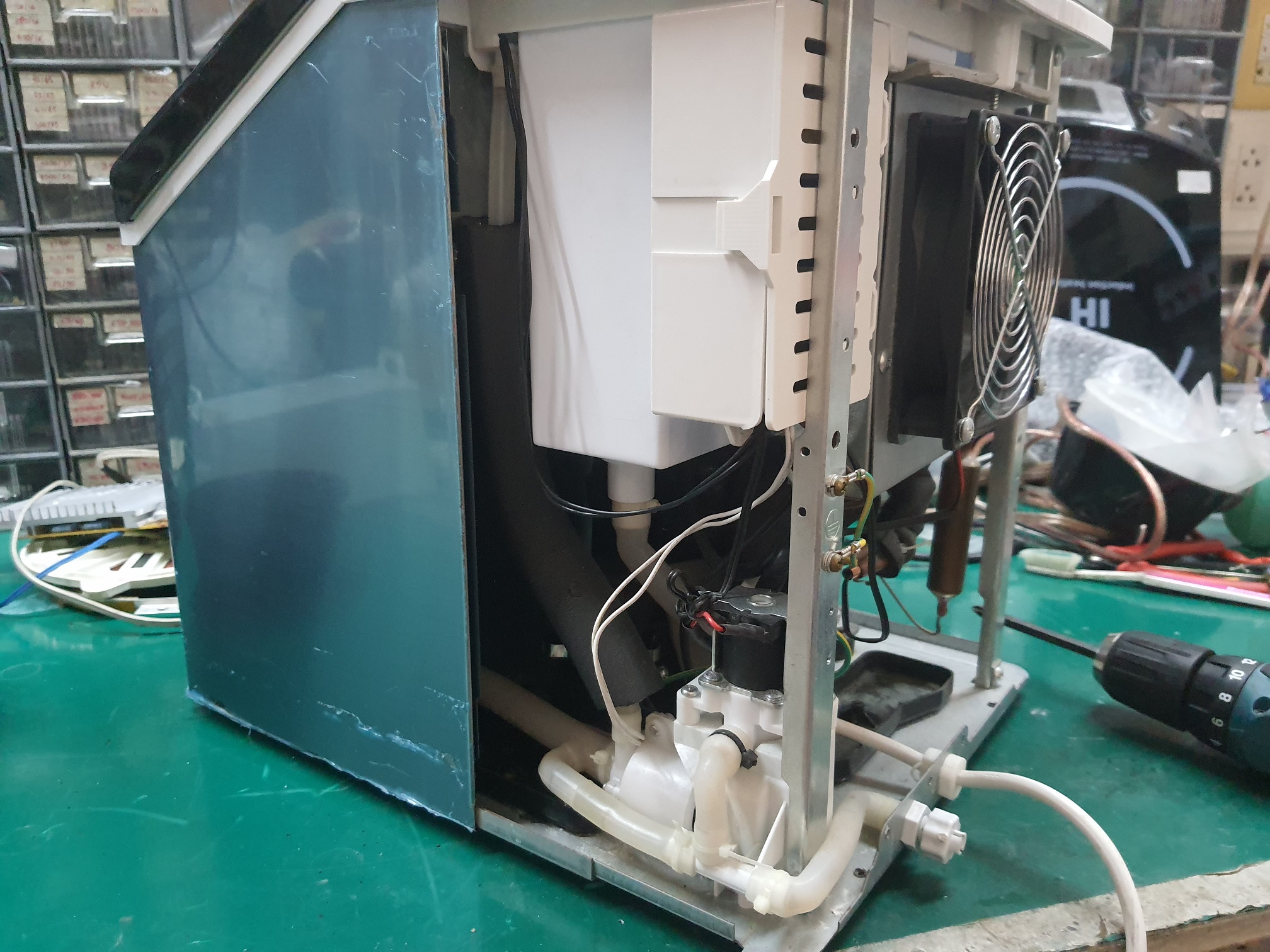 ซ่อมเครื่องทำน้ำแข็ง ยี่ห้อ HICON รุ่น HZB-20F อาการเครื่องไม่ทำน้ำแข็ง