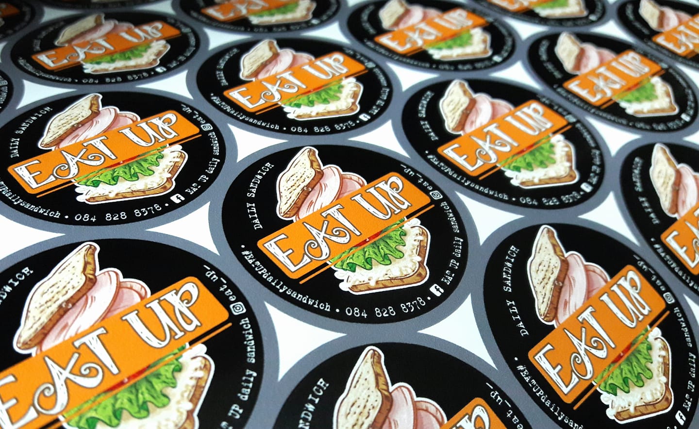 ฉลากสินค้าสติ๊กเกอร์พีวีซี (PVCขาว)