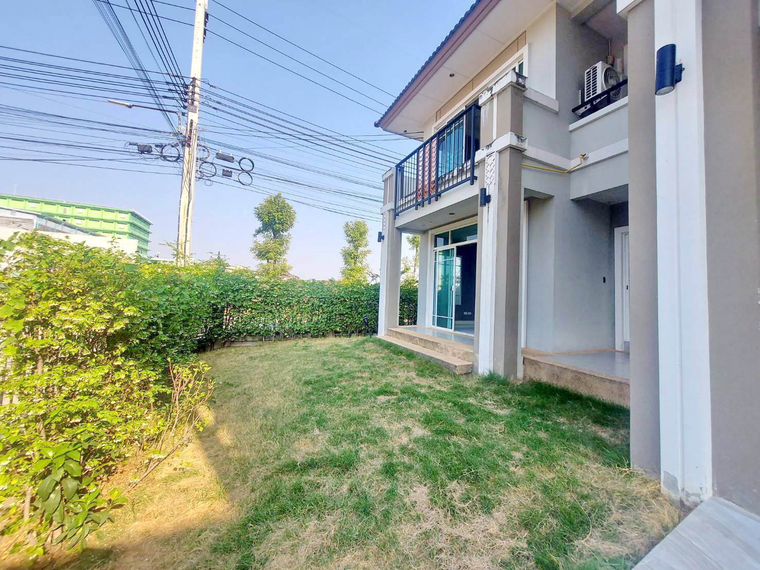 ให้เช่า บ้านเดี่ยวติดถนน พุทธมณฑลสาย 4 หลังมุม
