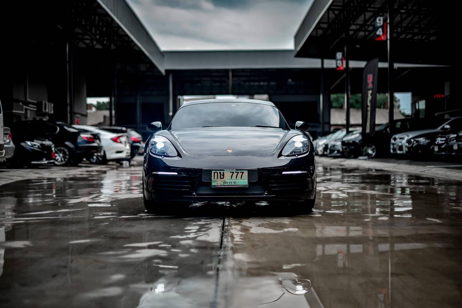 Porsche 718 Cayman ปี 2017