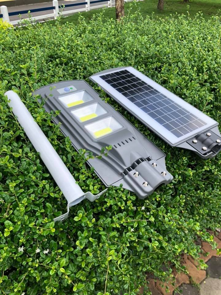 โคมไฟโซล่าเซลล์ โคมไฟถนน 60 W