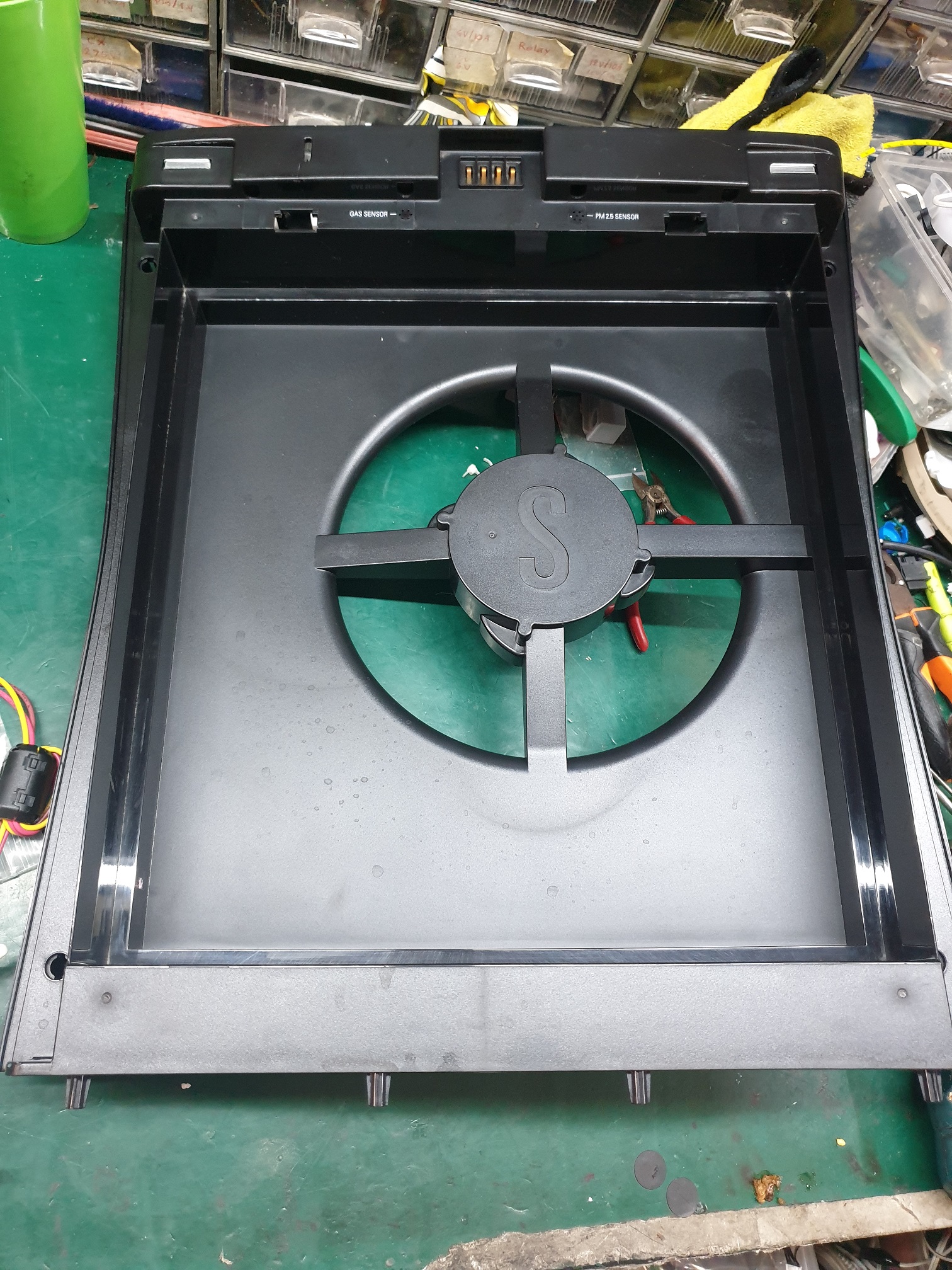 ล้างเครื่องฟอกอากาศ ยี่ห้อ STADLER FORM รุ่น Roger R-011