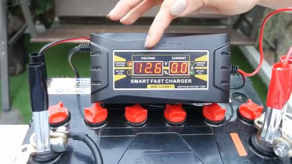 อินเวอร์เตอร์ แปลงไฟ 12V เป็น 220V ขนาด 3,000W ยี่ห้อ SUOER