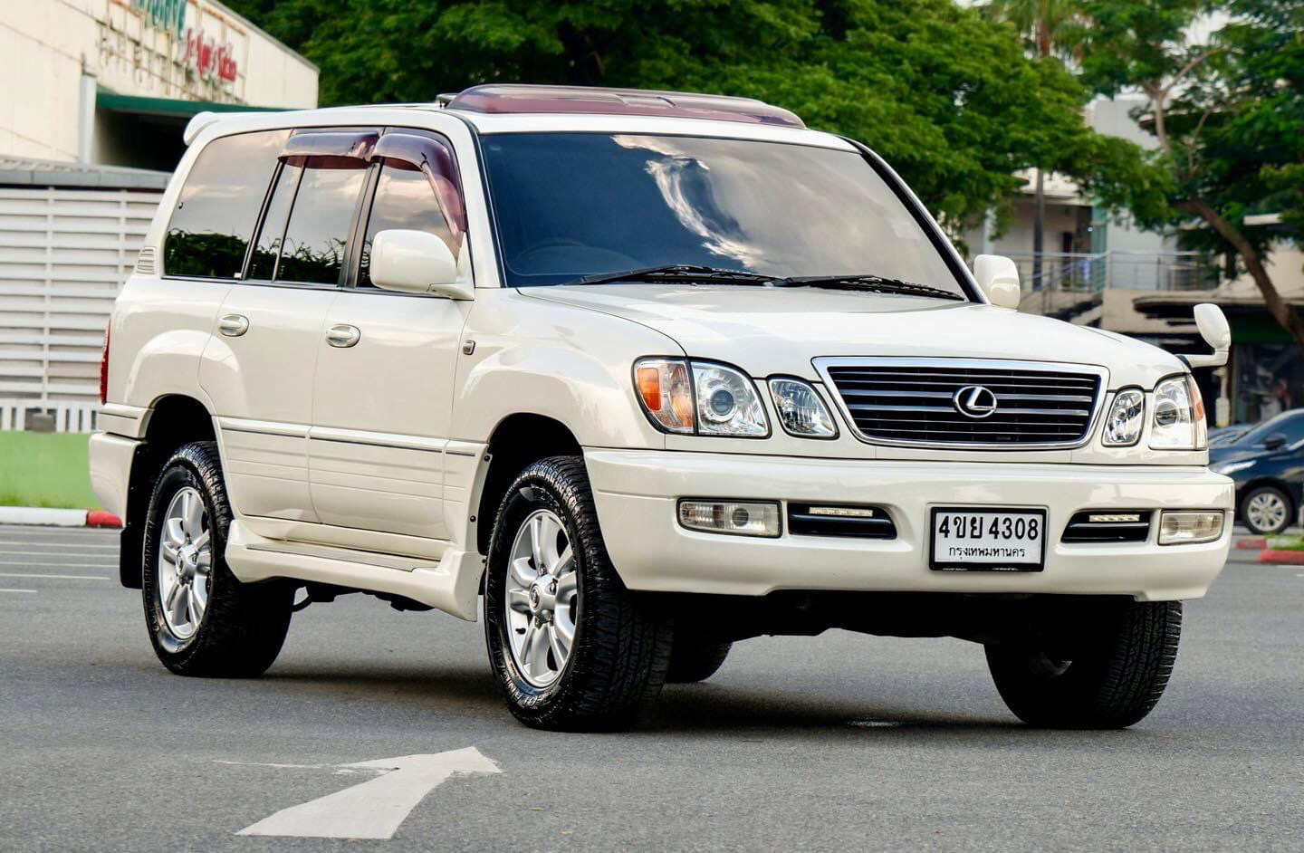 Lexus LX470 4.7L Cygnus รถออกห้าง Lexus Thailand ปี 2001