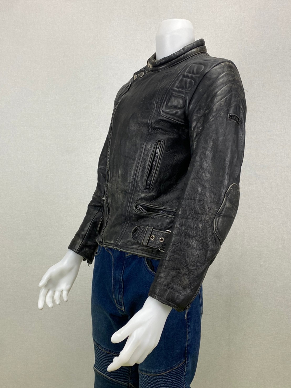 เสื้อการ์ดสำหรับขี่มอเตอร์ไซด์( มือสอง) RCSS 026: อก 36" ยาว 23" **