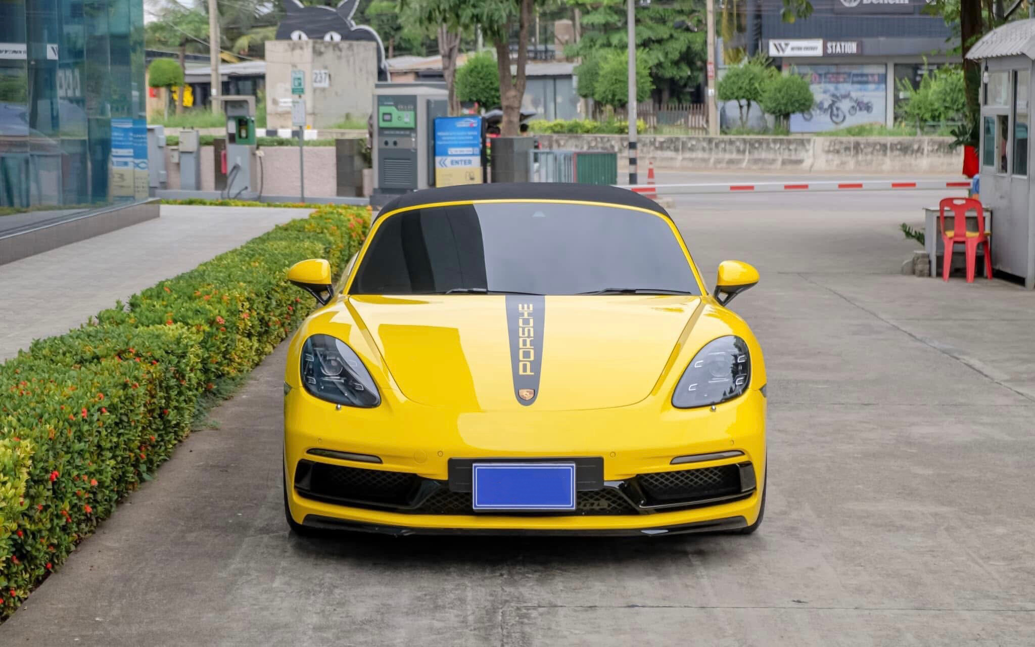 Porsche Boxster 718 ปี 2017