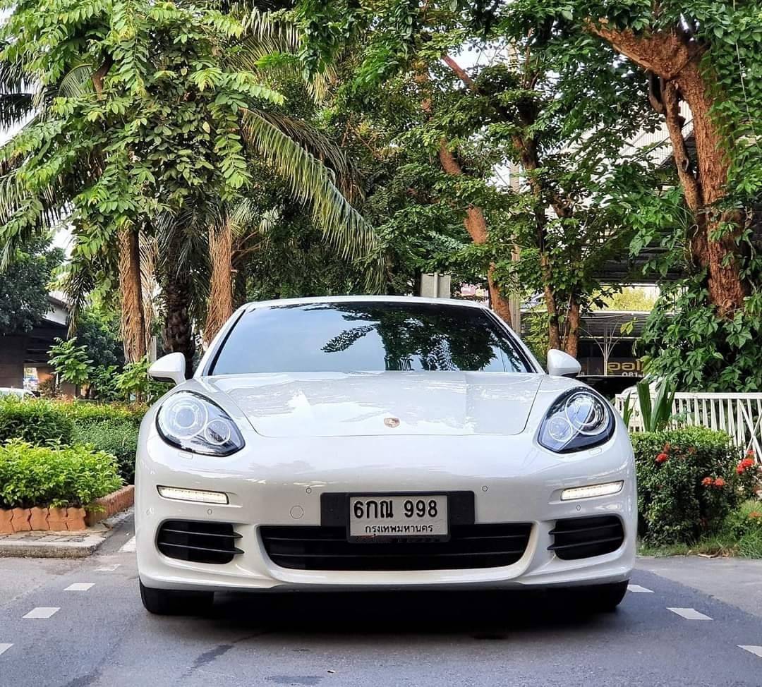 Porsche Panamera SE hybrid ปี 2016