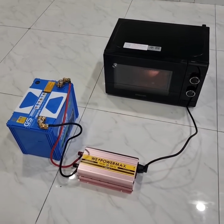 ตัวแปลงไฟ 12V เป็นไฟบ้าน 220V ขนาด 3,000W ยี่ห้อ WE POWER MAX
