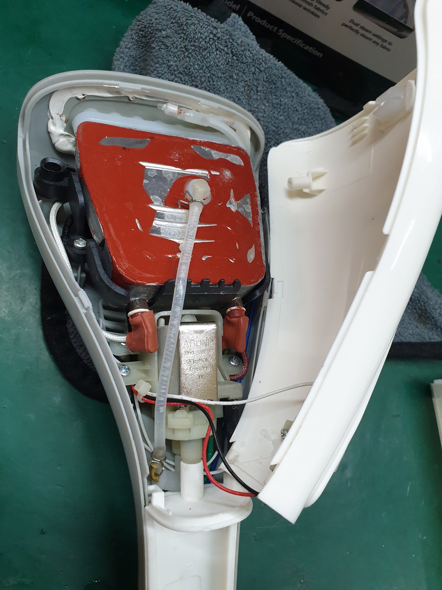 ซ่อมเตารีดไอน้ำแบบพกพา ยี่ห้อ @HOME รุ่น HO0219 อาการไอน้ำไม่ออก