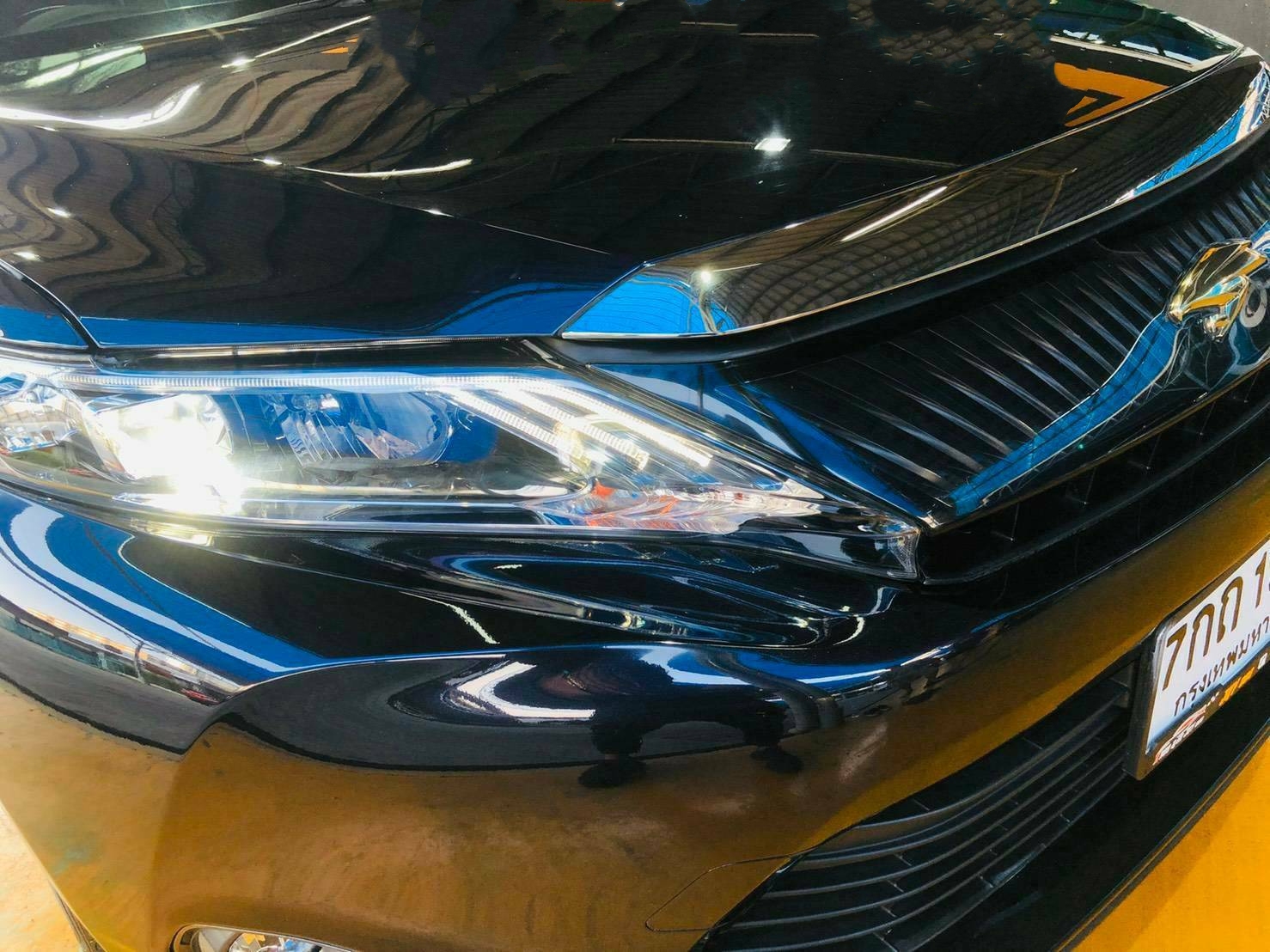 TOYOTA HARRIER 2.5 HYBRID TOP EDITION ปี 2015