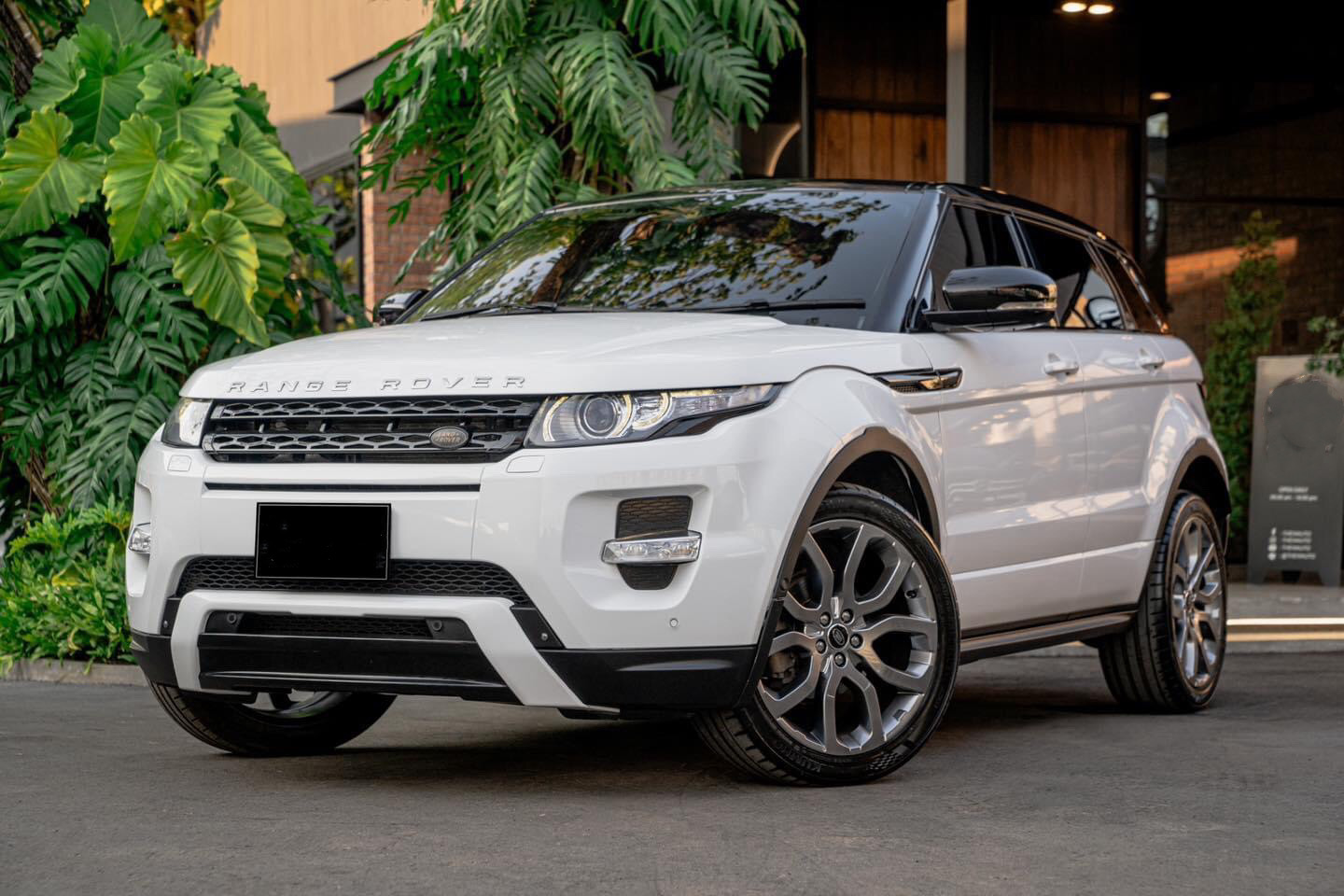 Land Rover รุ่น Range Rover Evoque 2.2 SD4 Dynamic ปี 2013