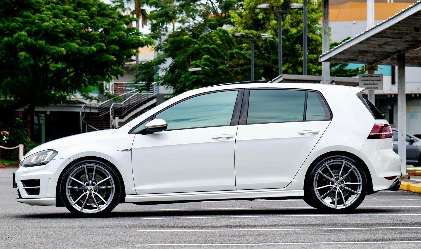 Volkswagen Golf R MK7 2.0 TSI DSG Hatch 5Doors ปี 2015