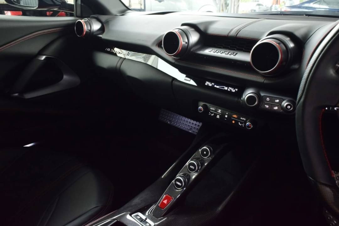 Ferrari 812 Superfast 6.5 ปี 2019