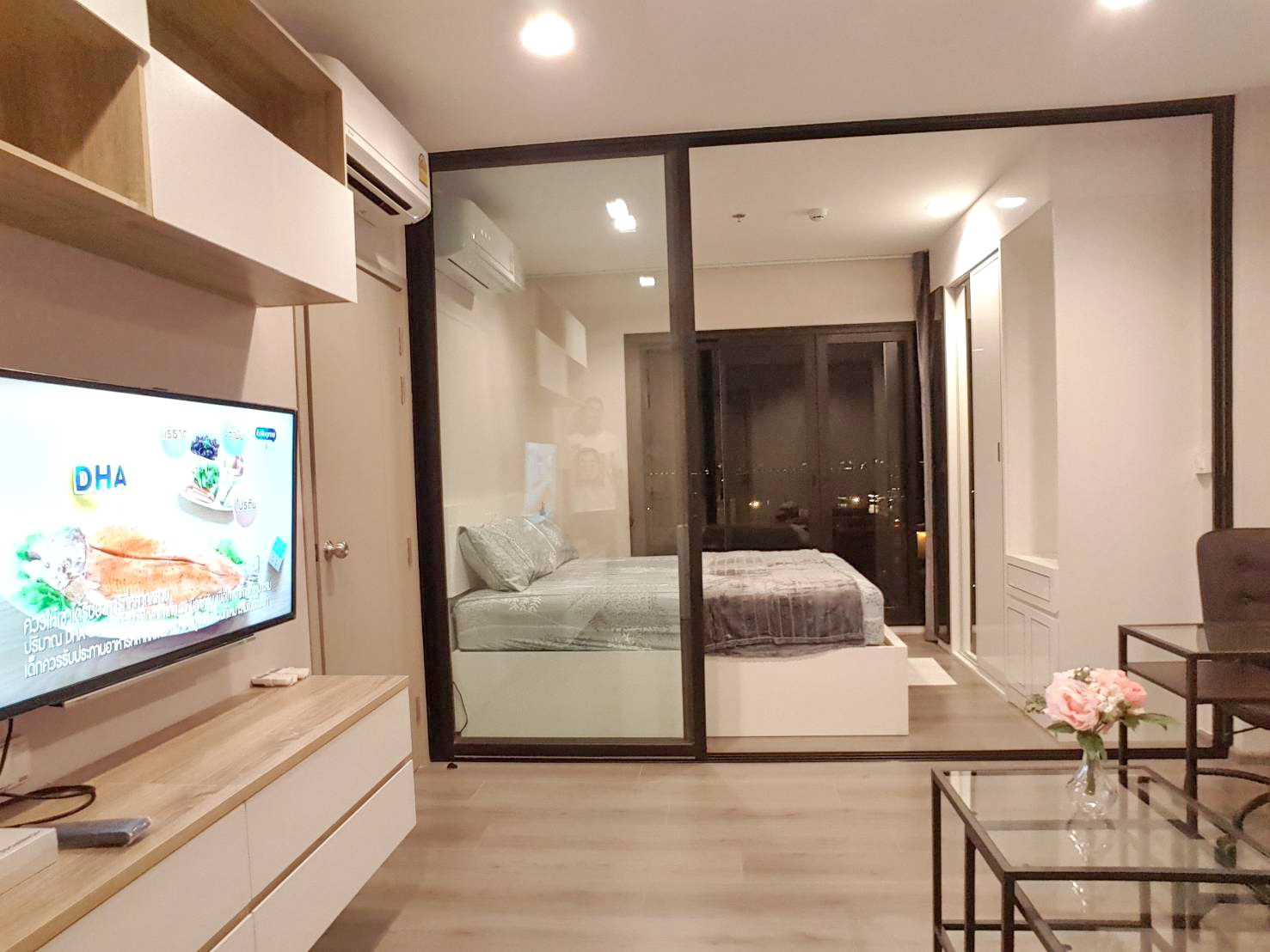 ให้เช่า politan rive คอนโดติดเจ้าพระยา มีเครื่องซักผ้าให้