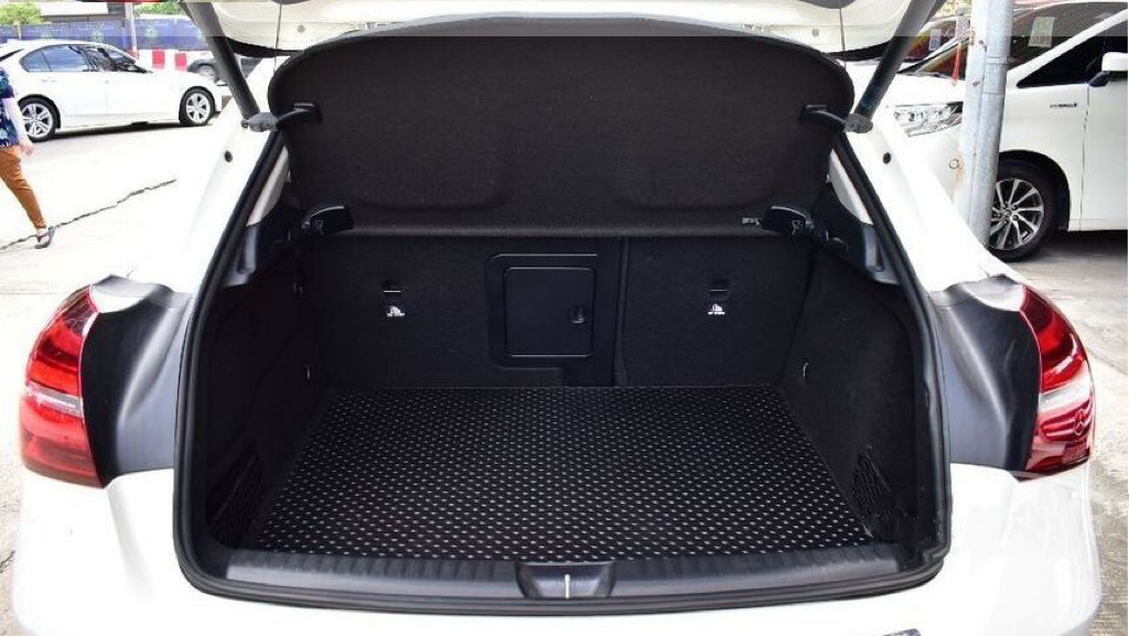 Mercedes-Benz GLA200 1.6 W156 Urban SUV ปี 2019