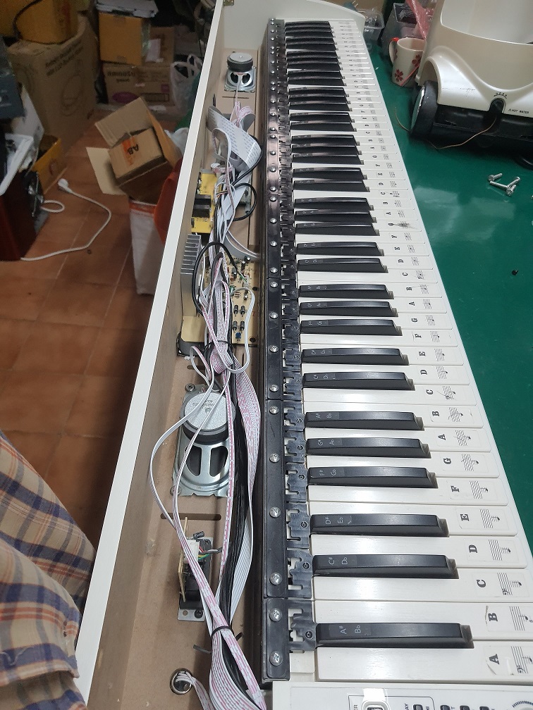 ซ่อมเครื่องเปียโนคีย์บอร์ด ยี่ห้อ ZHRUNS รุ่น Sound MAE อาการเครื่องไม่ทำงาน