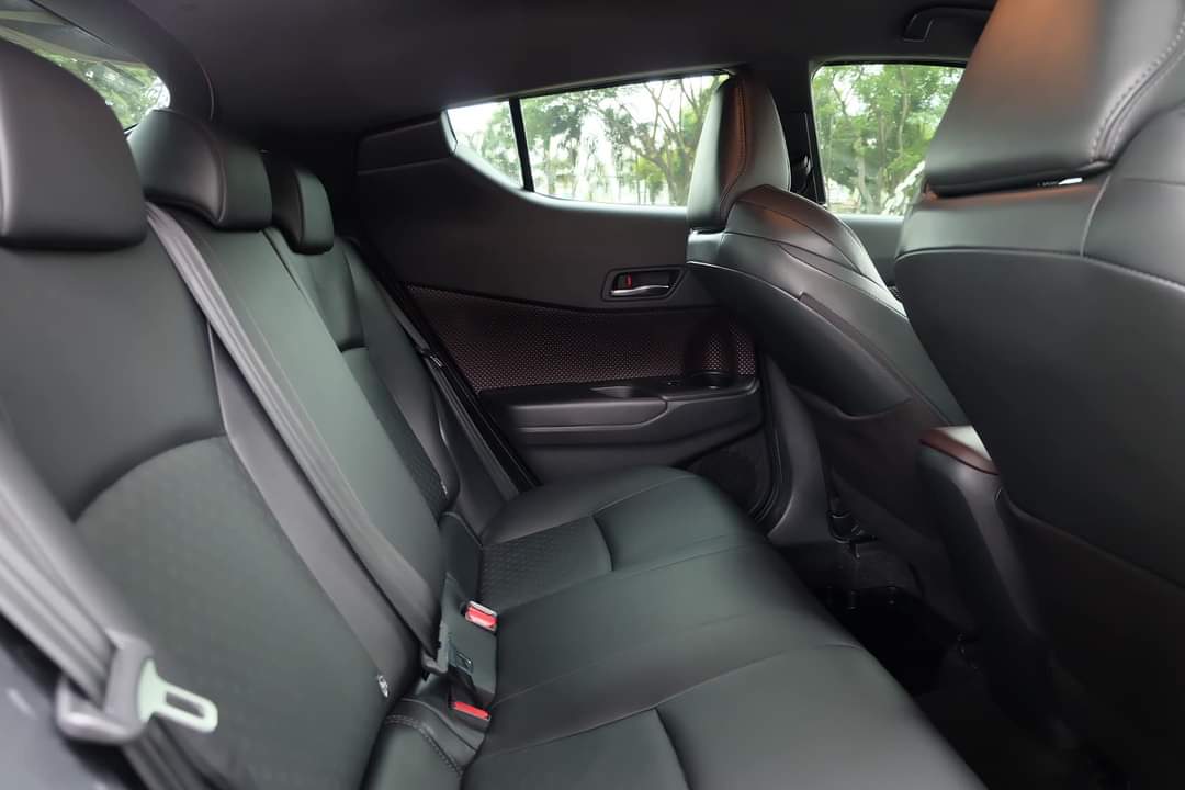 Toyota C-HR 1.8 Hybrid High ปี 2020