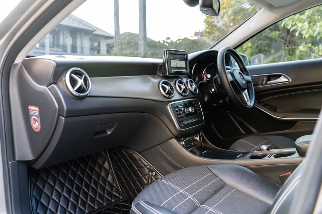 Mercedes-Benz GLA 200 Urban ปี 2016