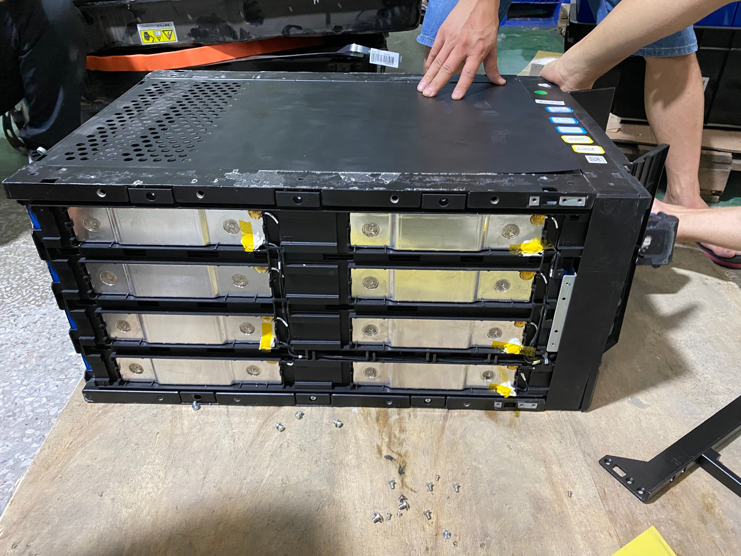 Huawei ESS system with BYD LFP 3.2v 320Ah cell