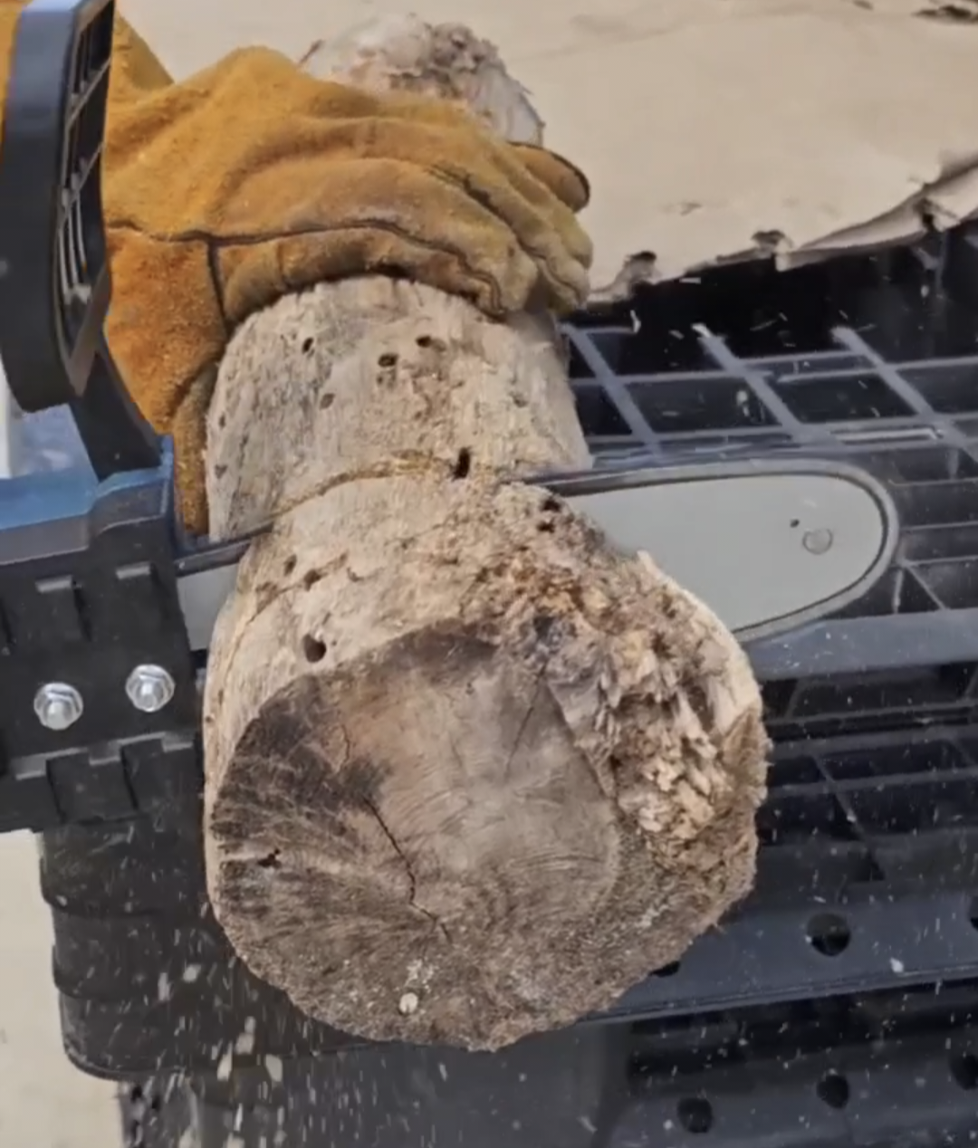 เลื่อยโซ่แบต Enzo 168V บาร์ 9 นิ้ว โซ่ 2 เส้น แบต 2 ก้อน