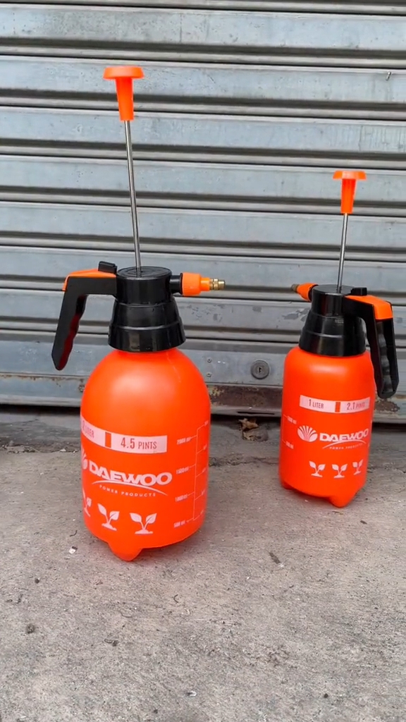 ถังพ่นยามือถือ ชนิดมือโยก Daewoo มีขนาด 1 ลิตร และ 2 ลิตร