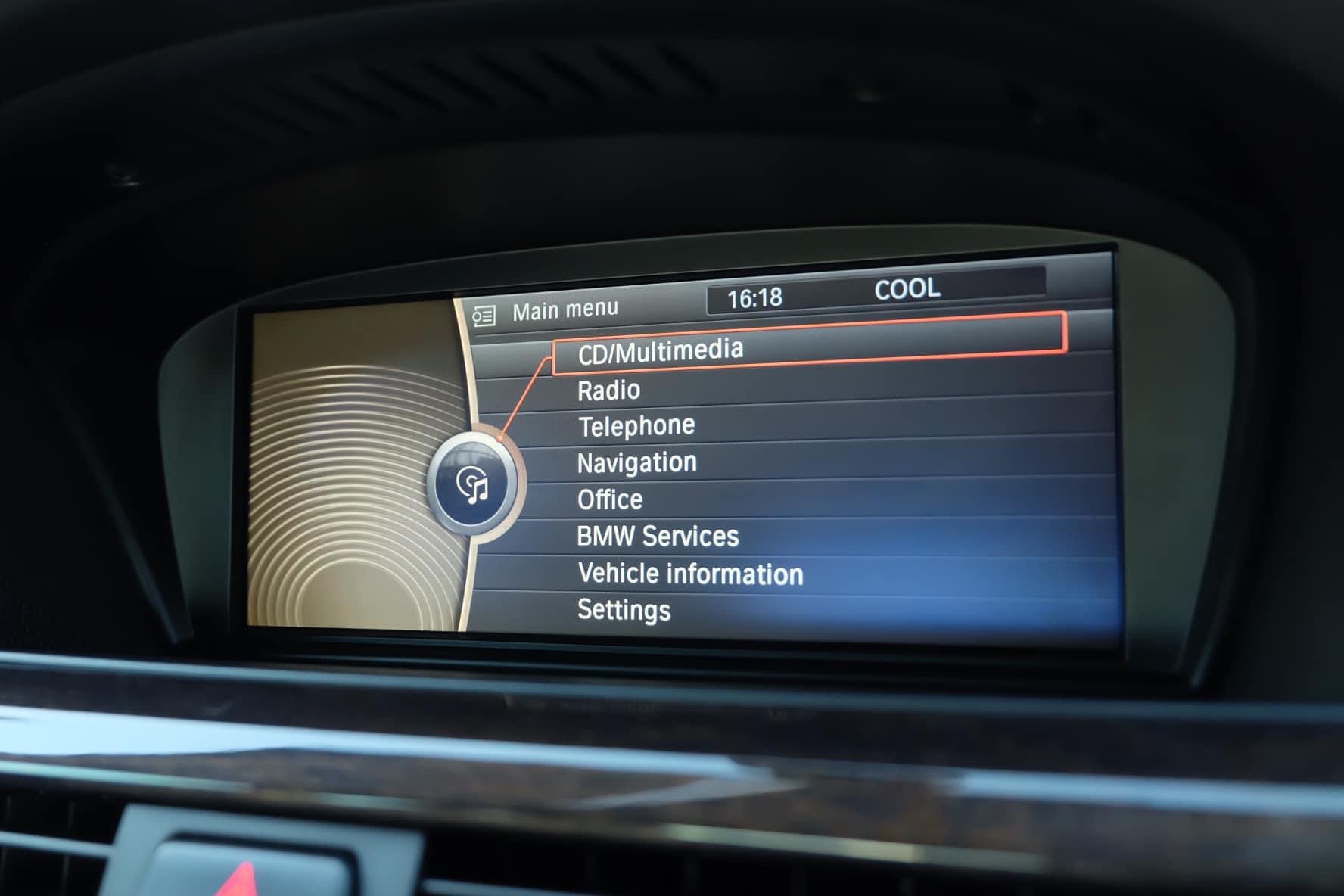 Bmw 320d SE V-Shape (E90) LCI ปี 2013