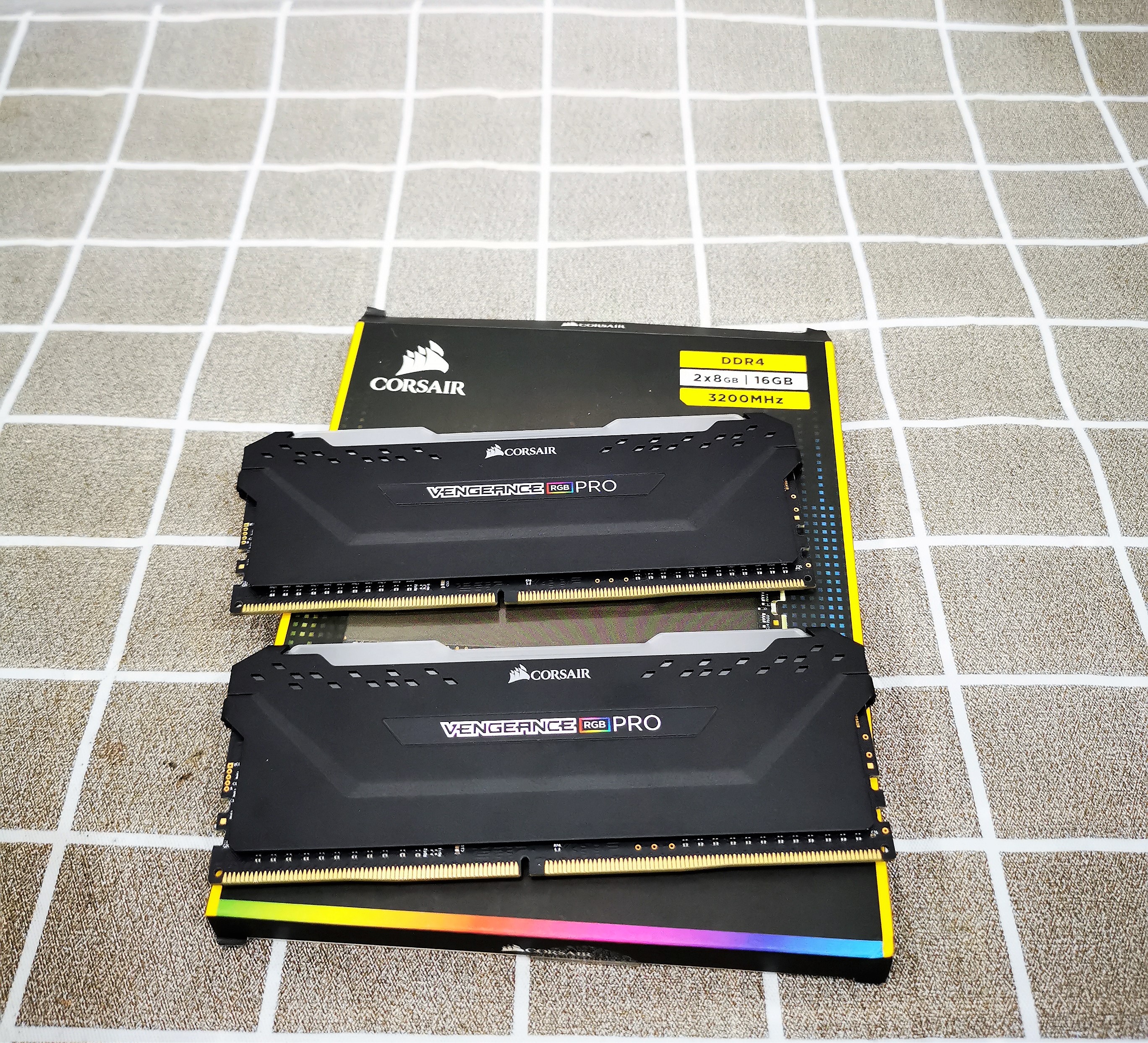 Ram Corsiar VENGEANCE RGB PRO DDR4 16GB(8x2)/3200MHz