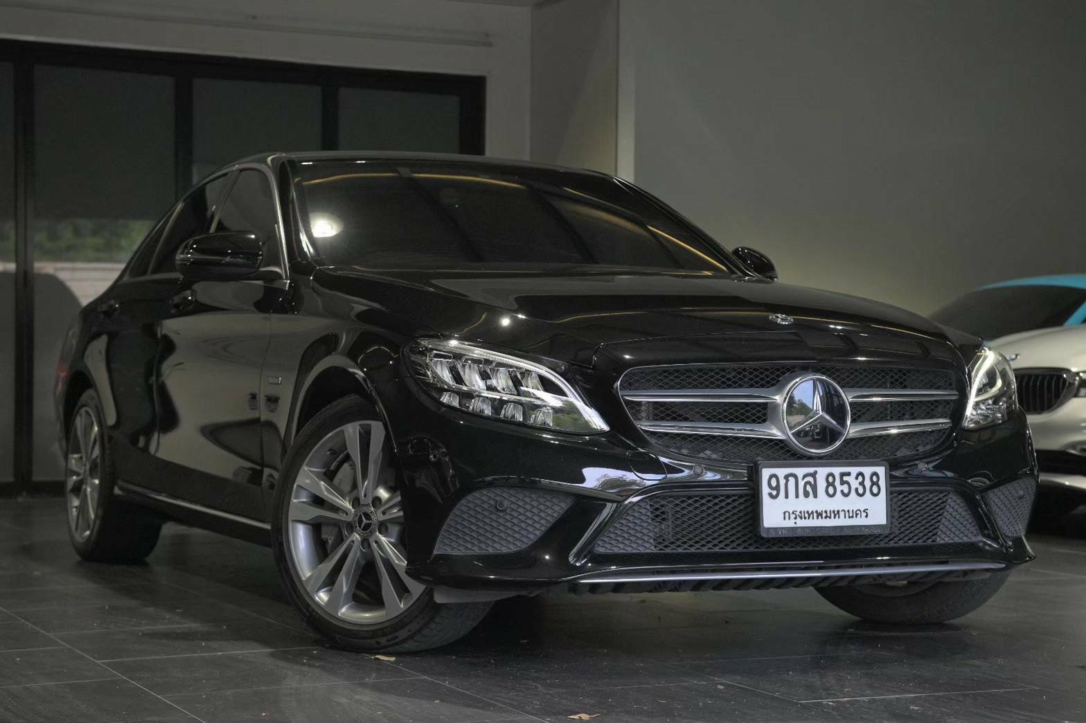 Mercedes-Benz C300e Avantgrade ปี 2020