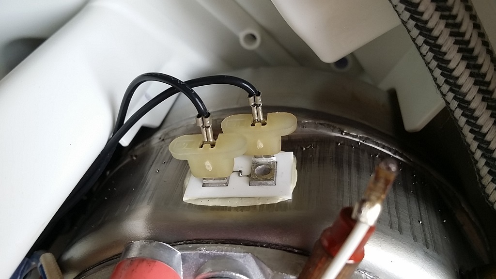 ซ่อมเตารีดไอน้ำ ยี่ห้อ PHILIPS รุ่น GC6733 อาการไอน้ำไม่ออก