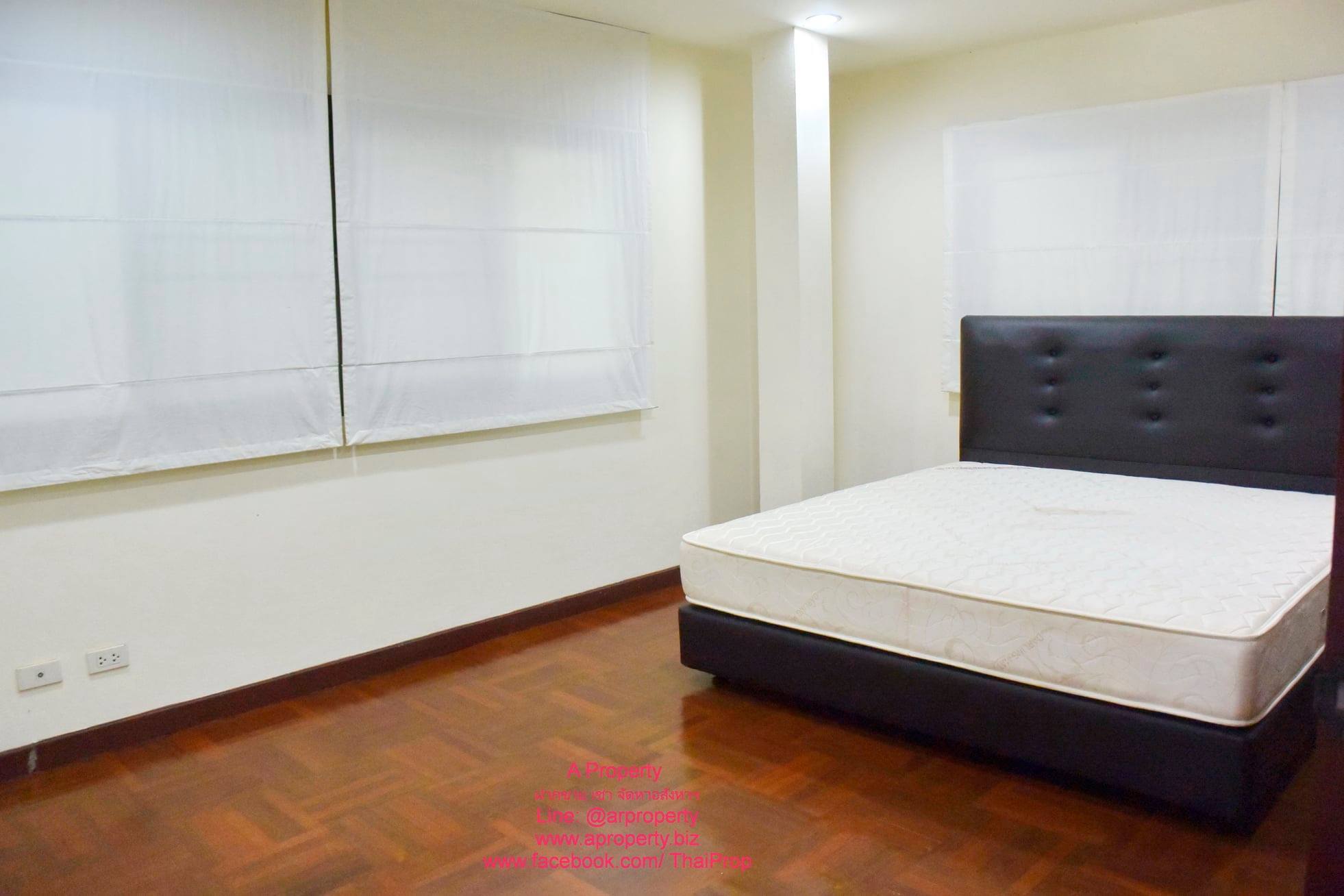 ให้เช่าบ้านเดี่ยว 3 ชั้นมีดาดาฟ้า ทำเล ช้าง Central แจ้งวัฒนะ 53/5