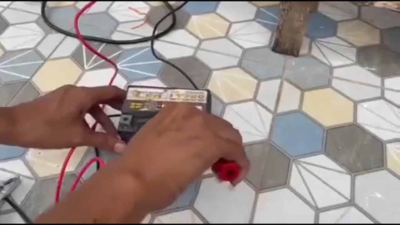 ตู้ชาร์จแบต ยี่ห้อ Makito สามารถปรับโวลต์ได้ 6-24V 30A