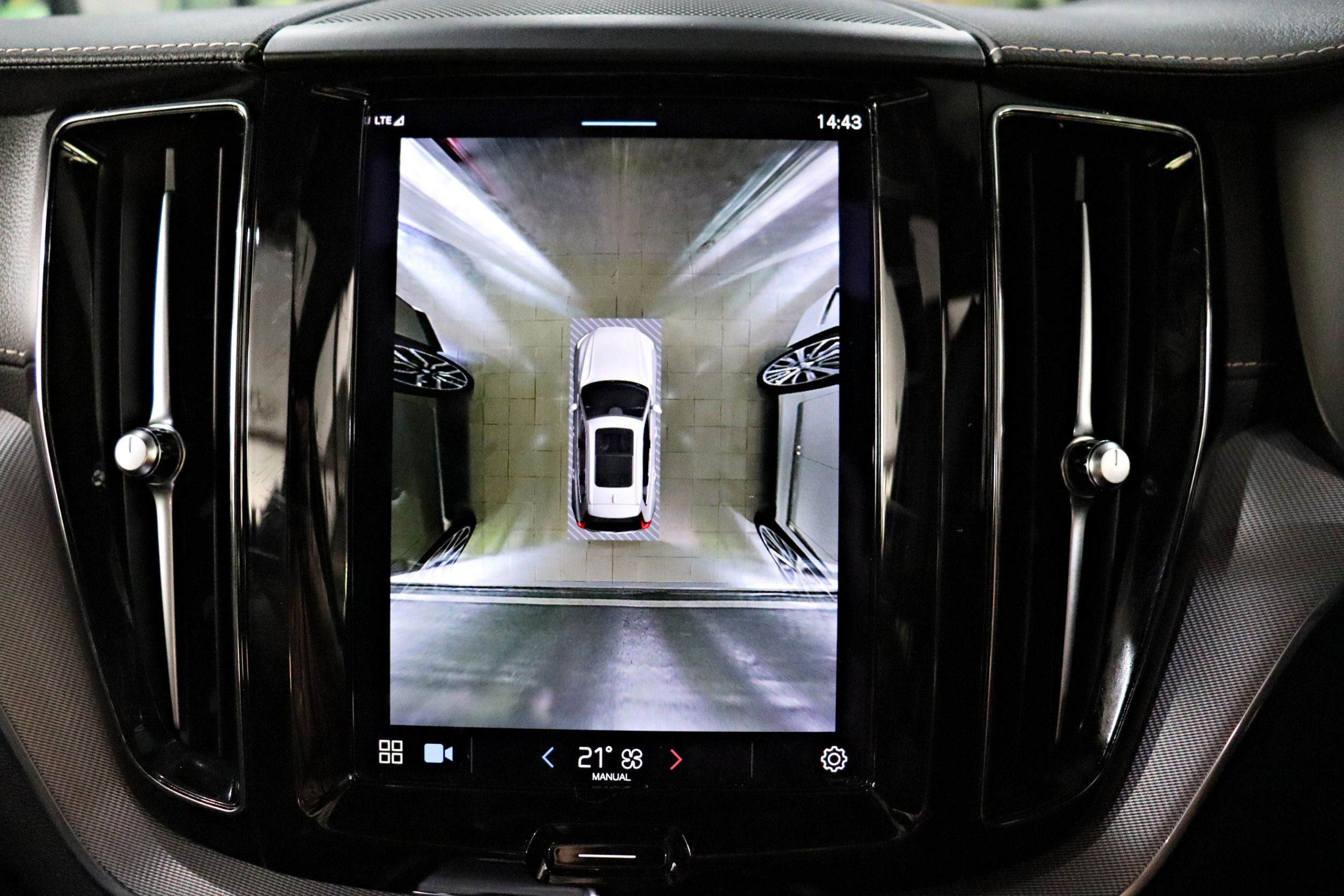 Volvo XC60 Recharge T8 AWD Inscription ปี 2022