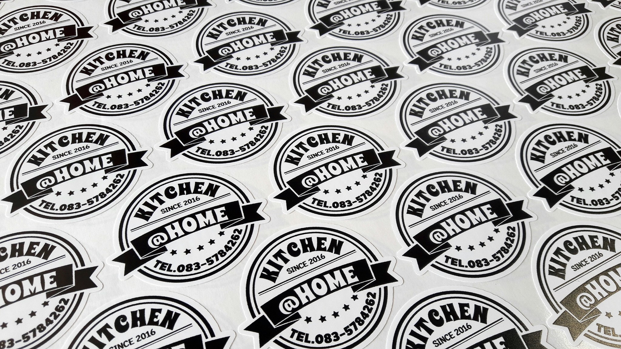 ฉลากสินค้าสติ๊กเกอร์พีวีซี (PVCขาว)