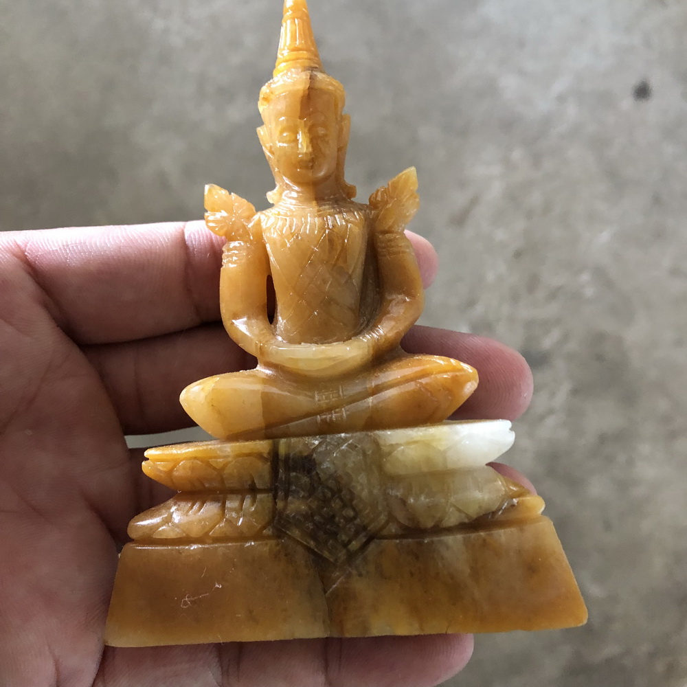 พระพุทธรูปหยก