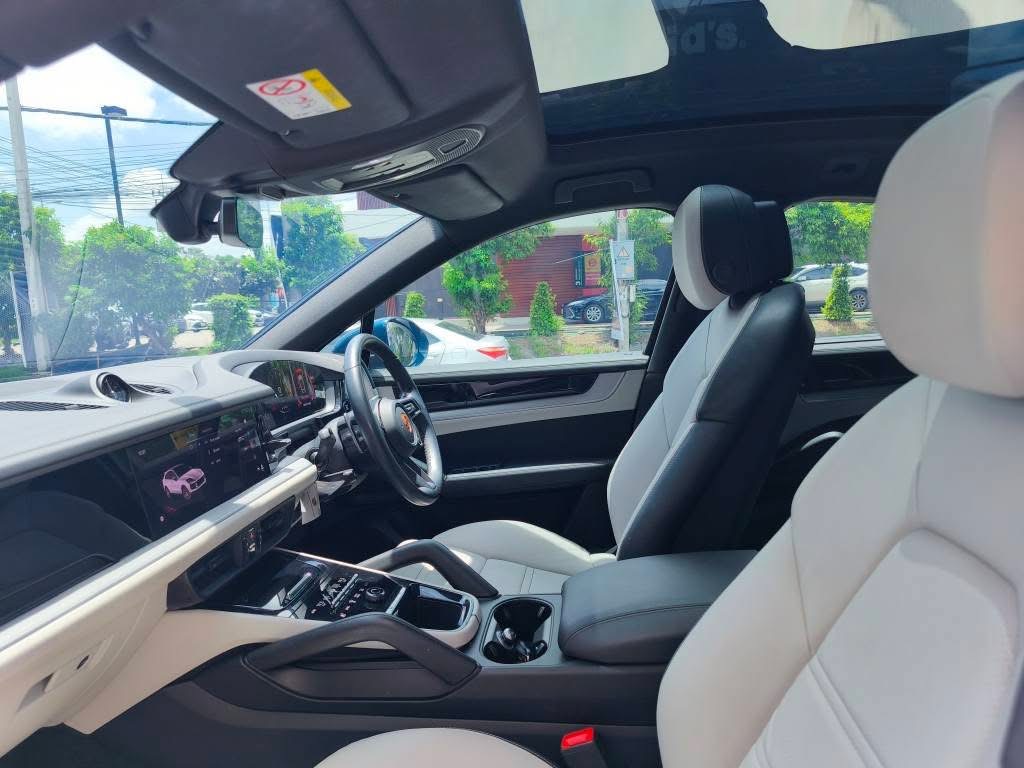 PORSCHE CAYENNE 3.0 HYBRID COUPE MOONLIGHT BLUE ปี 2025