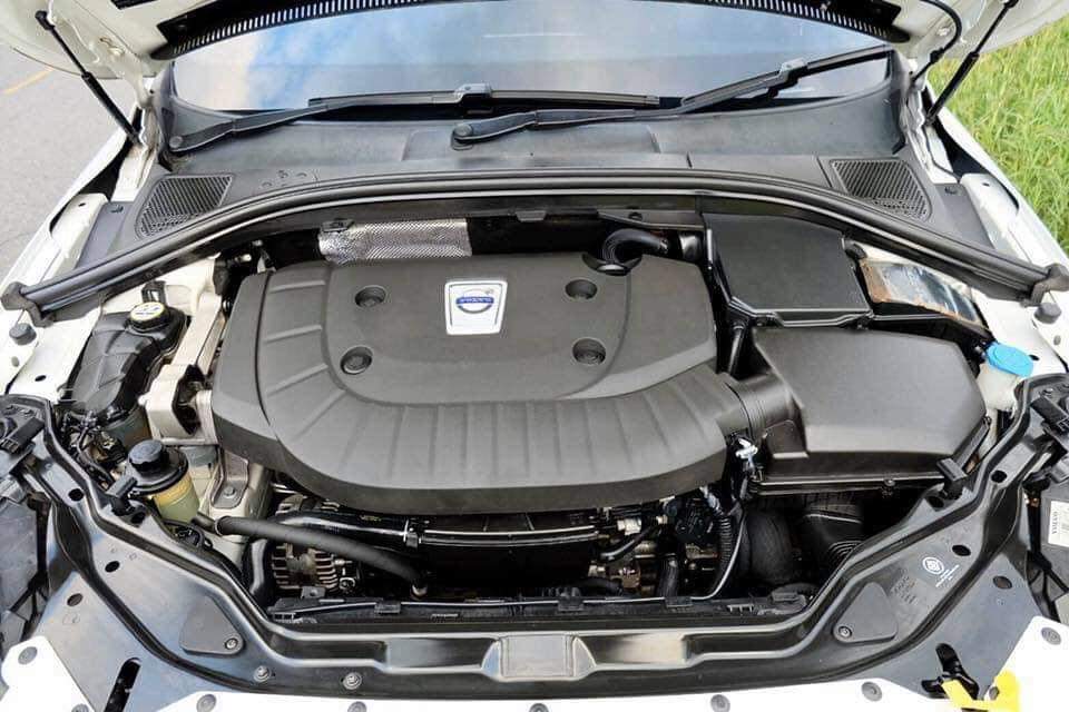 Volvo XC60 D4 Sport Crossover เครื่อง 2.0 Diesel Turbo ปี 2014
