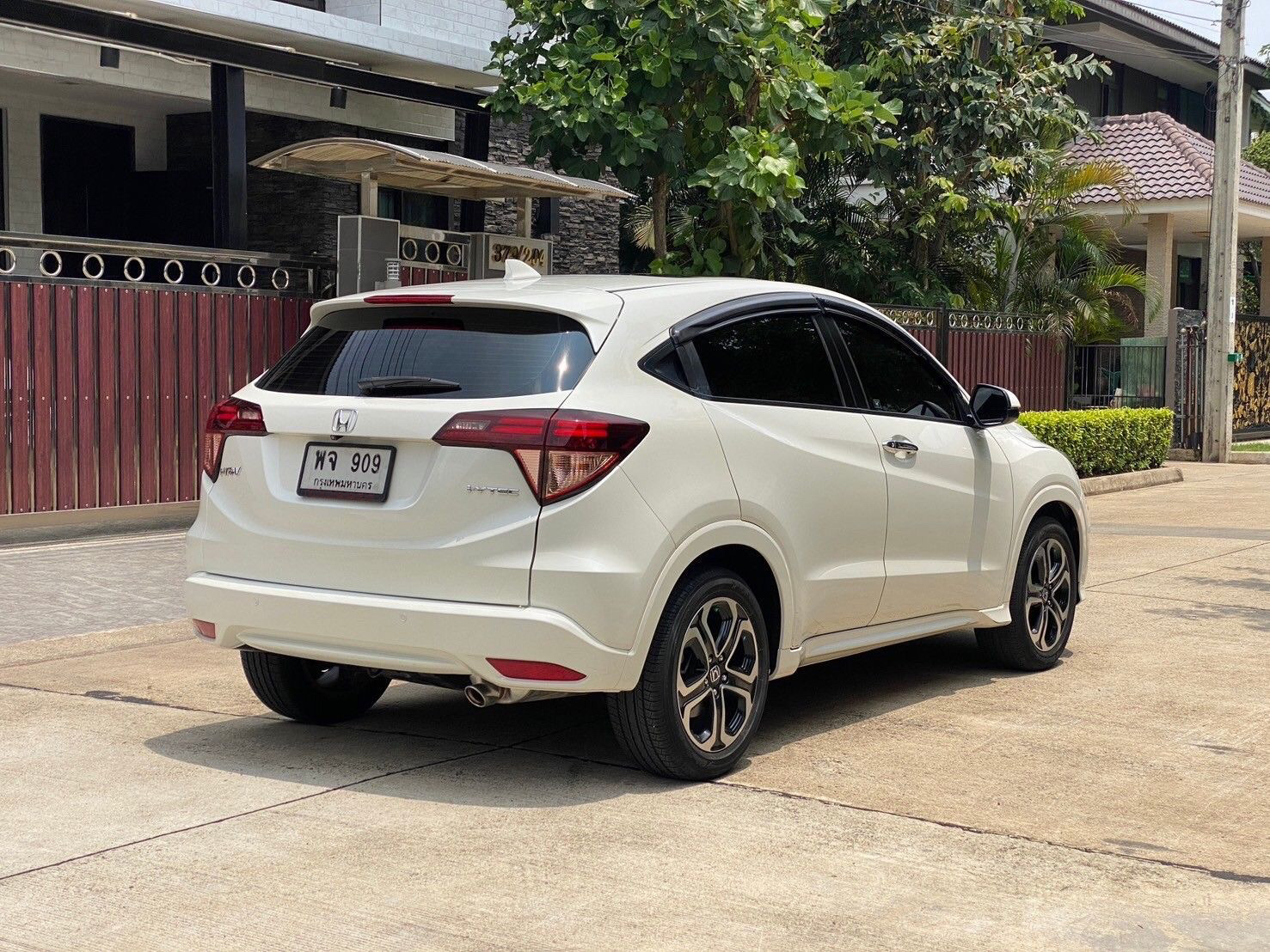 HONDA HRV 1.8 EL หลังคาแก้ว ปี 2015