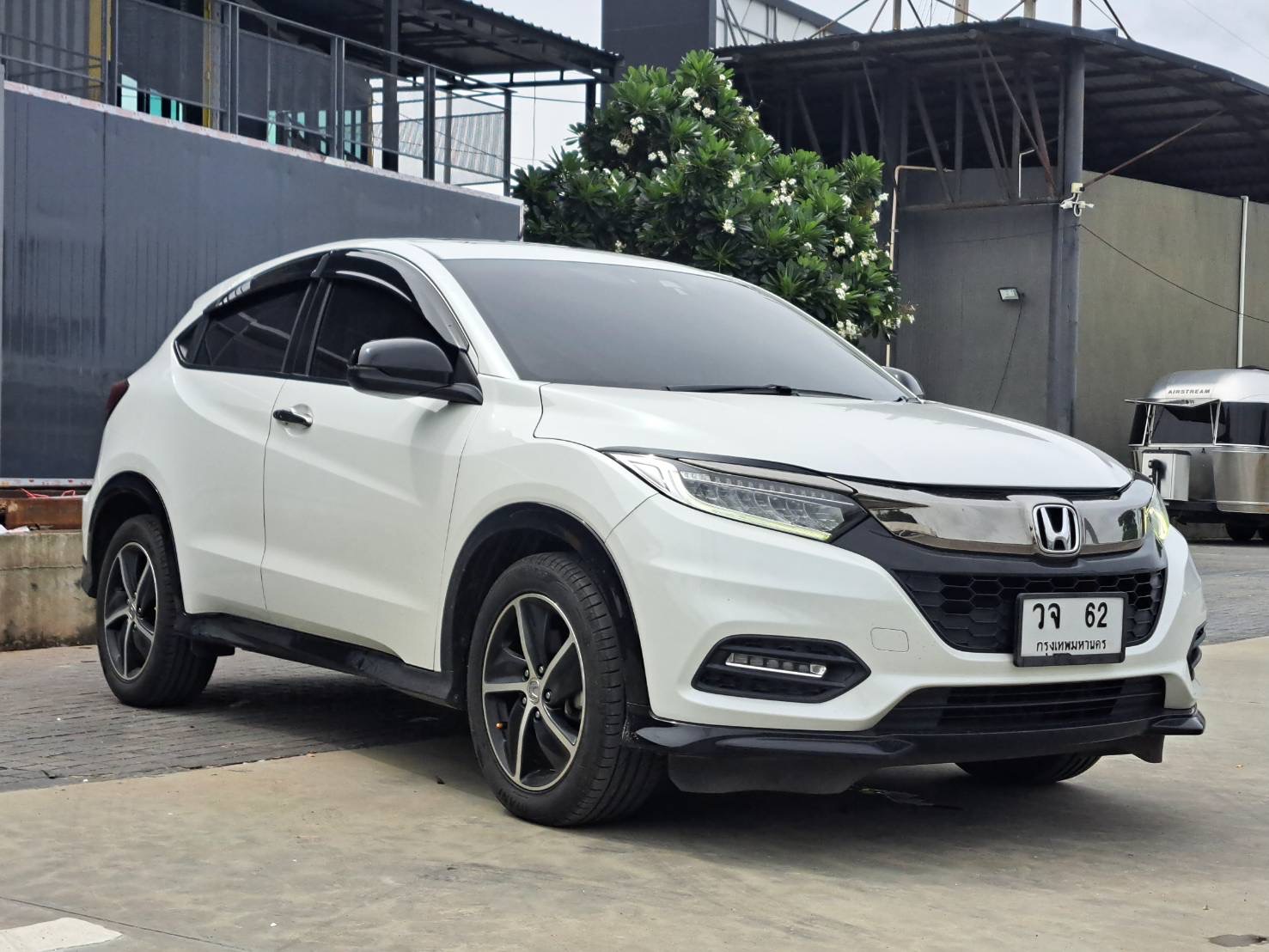Honda HRV 1.8RS MNC top sunroof AT สีขาว ปี 2019