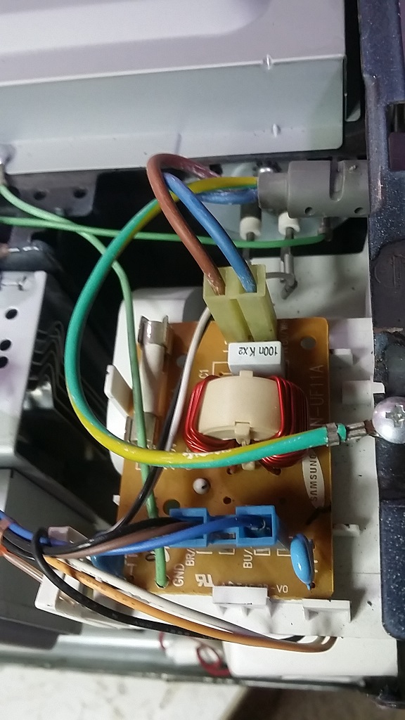 ซ่อมไมโครเวฟ ยี่ห้อ SAMSUNG รุ่น GE107Y อาการไฟเข้าแต่ไม่ร้อน