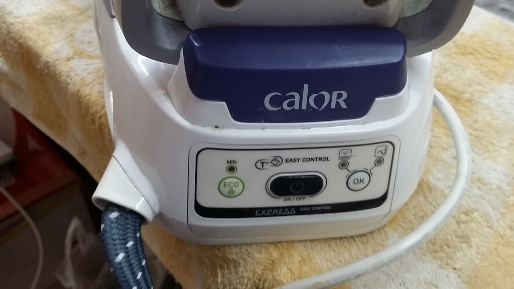 ซ่อมเตารีดไอน้ำ ยี่ห้อ TEFAL รุ่น GV7555 อาการไม่ร้อนไอน้ำไม่ออก