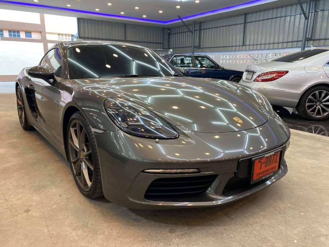 Porsche 718 Cayman ปี 2018