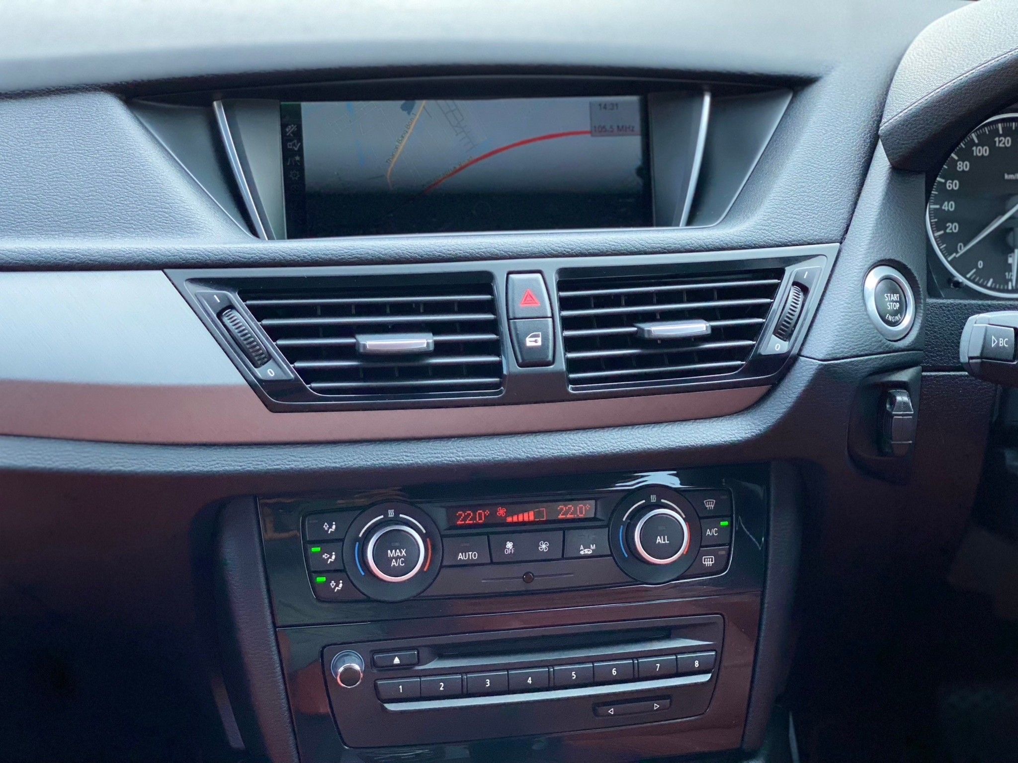 Bmw X1 sDrive18i M Sport ปี 2015 สี เทา
