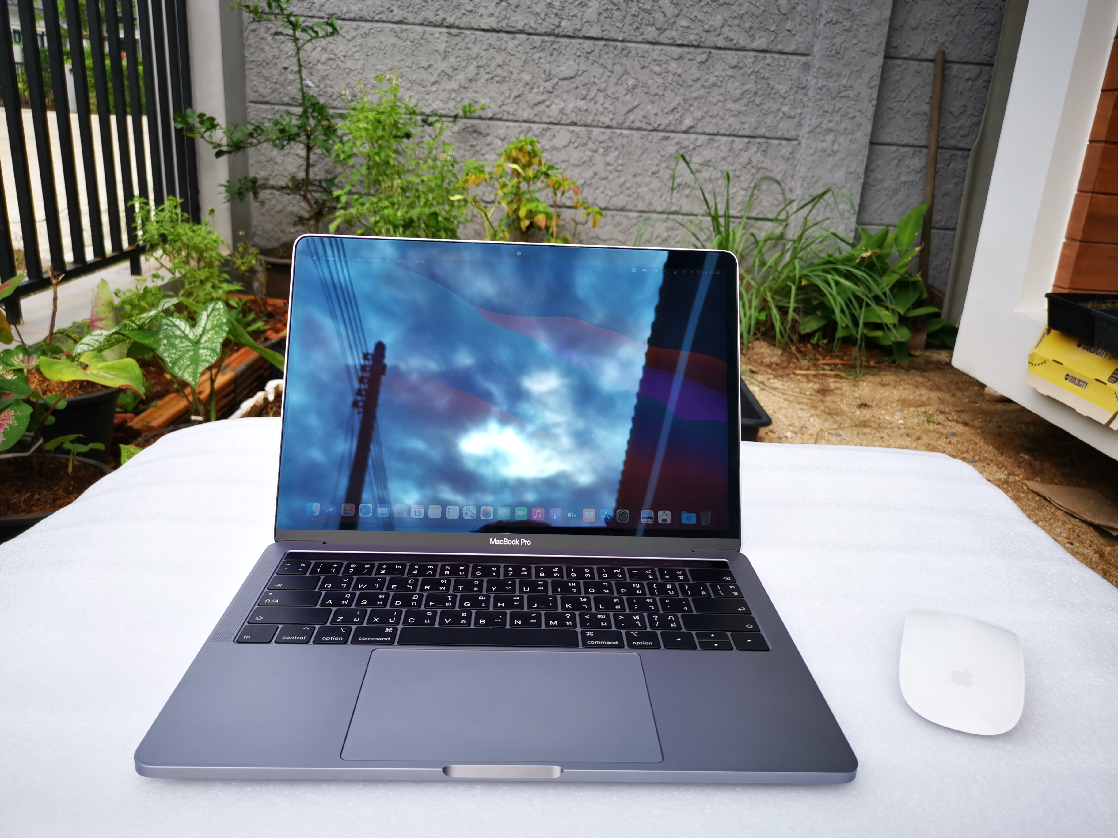 MacBook Pro (13" 2018 PortsThunderbolt 3 จำนวน 4 พอร์ต)