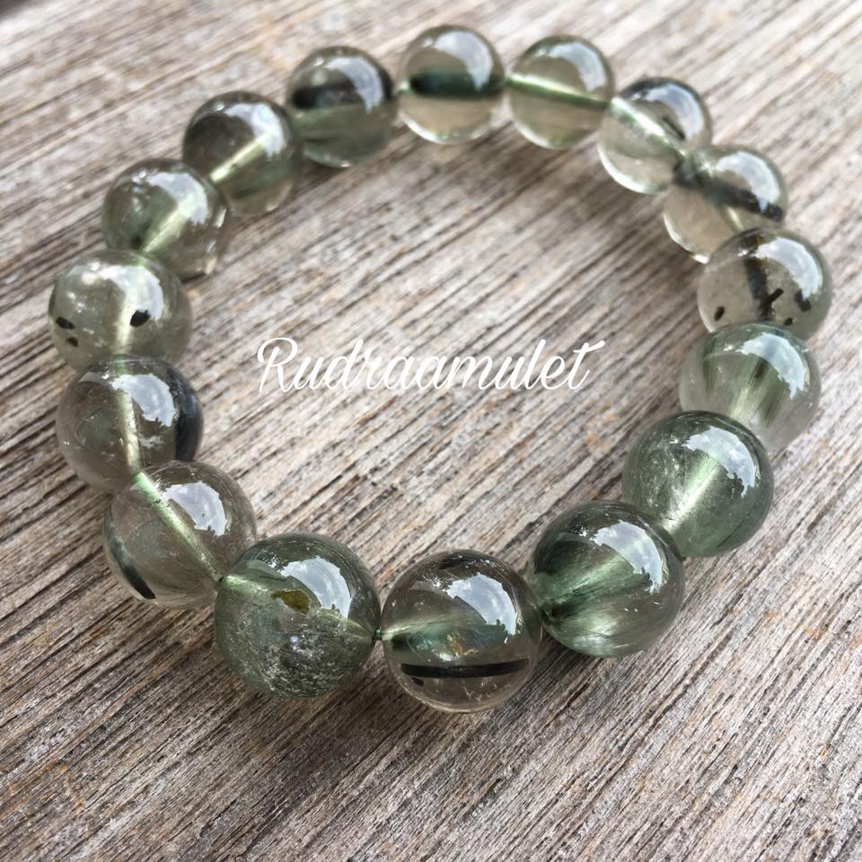 เอปิโดทในควอตซ์ (Epidote in Quartz) ขนาด 13 mm