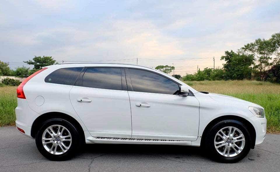 Volvo XC60 D4 Sport Crossover เครื่อง 2.0 Diesel Turbo ปี 2014