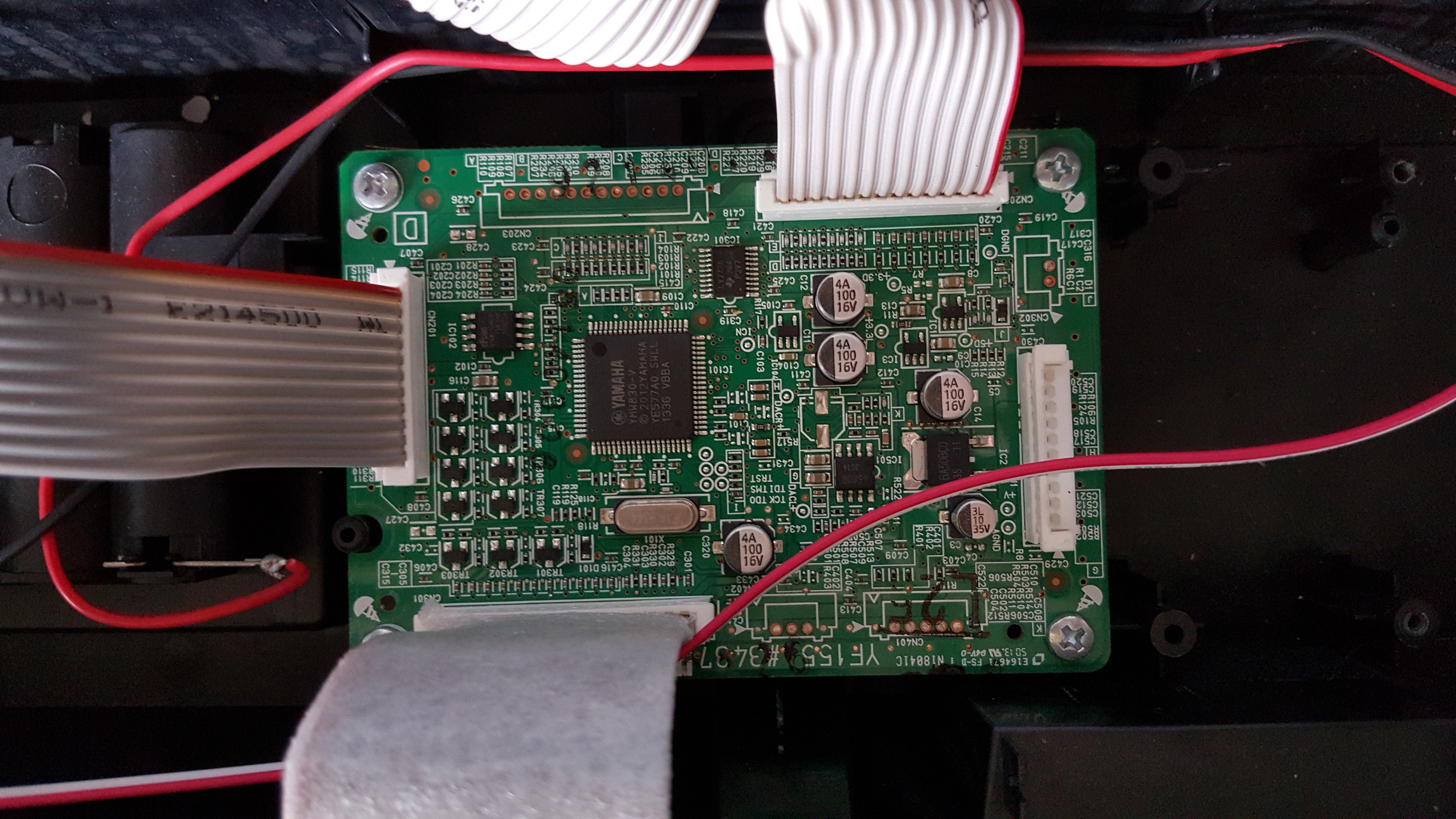 ซ่อมเครื่องเปียโนคีย์บอร์ด ยี่ห้อ YAMAHA รุ่น PSR-F50 อาการเปิดไม่ติดเครื่องไม่ทำงาน