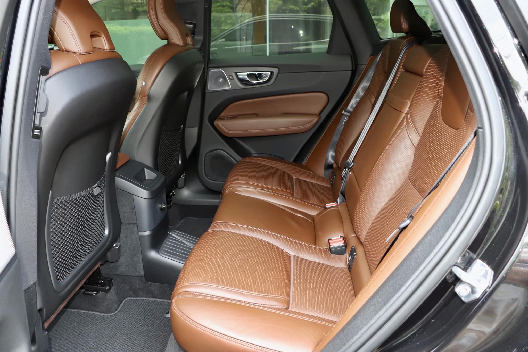 VOLVO XC60 2.0 Recharge T8 INSCRIPTION ปี2019